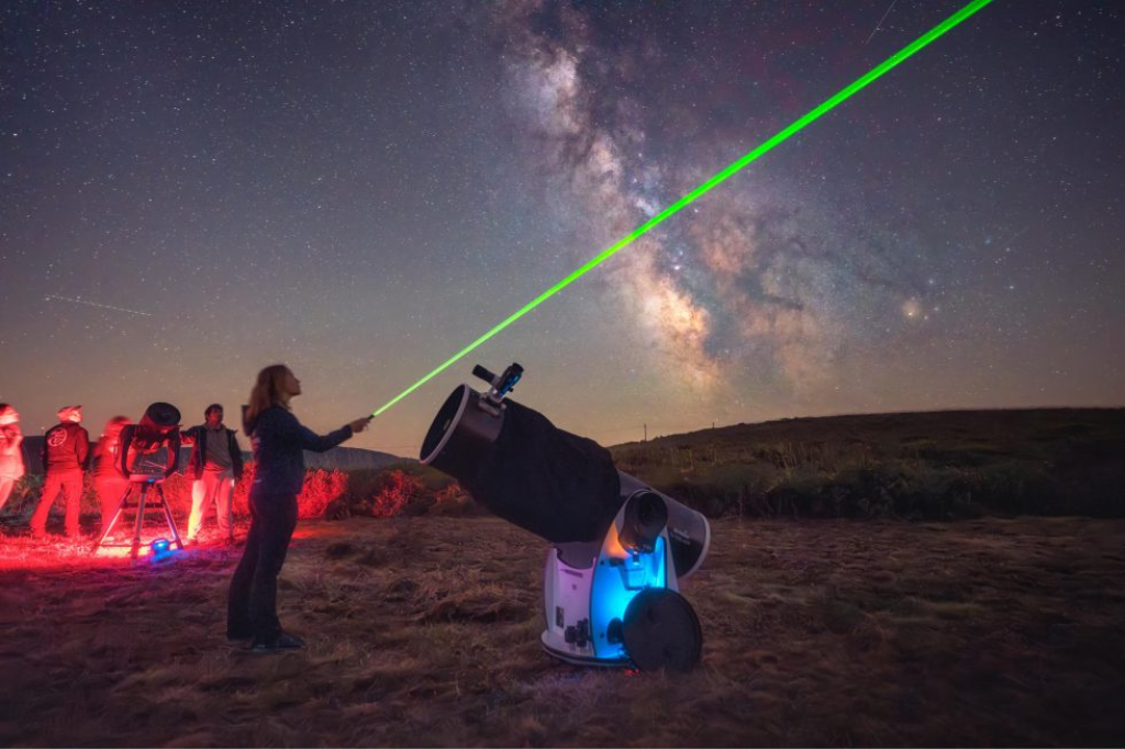 Dobson en Lago Allande Telescopio Dobson durante una observación nocturna en Allande