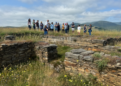 Explicaciones sobre la importancia del Sol para los pobladores del Castro de San Chuis