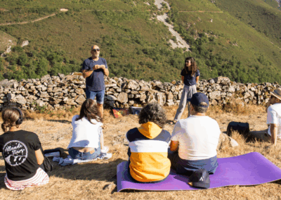 Participantes en la actividad "El Camino y el Cosmos: un viaje a través de historia, astronomía y espiritualidad". Crédito: Nomad Studio