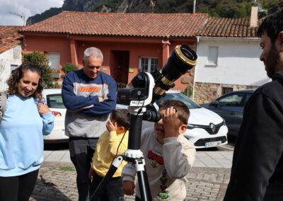 Taller solar en CosmoSomiedo 2025