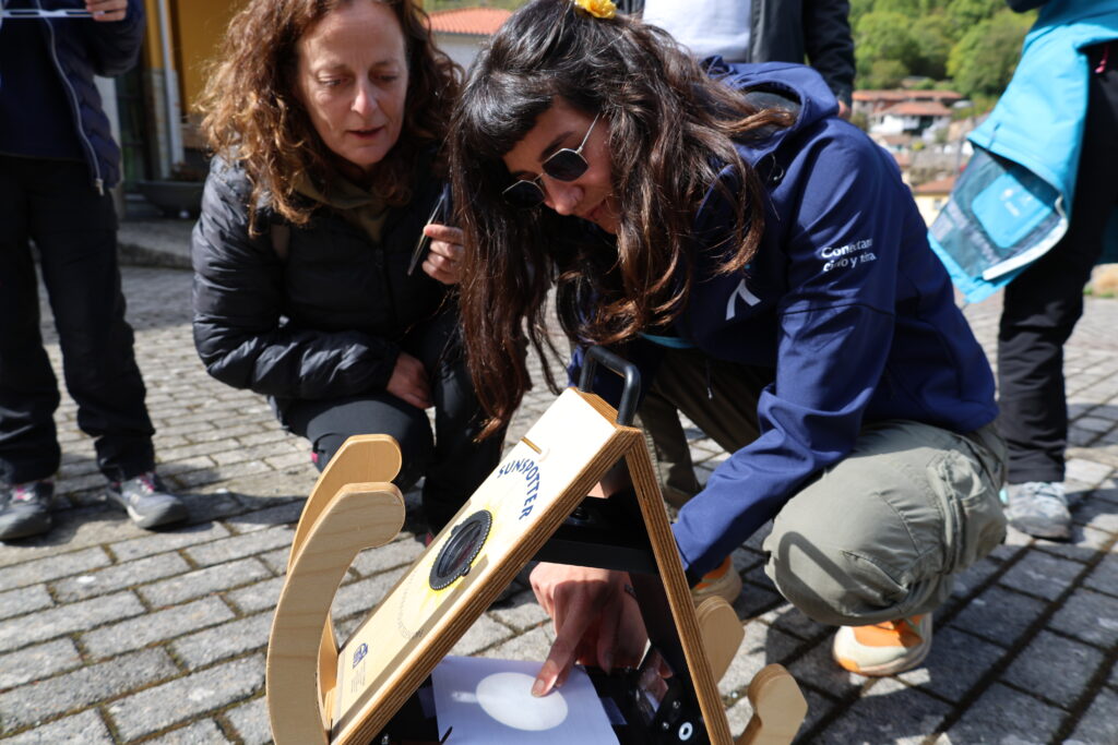 Taller solar en CosmoSomiedo 2025