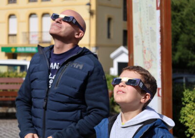 Taller solar en CosmoSomiedo 2025