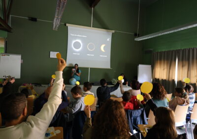 Taller solar en CosmoSomiedo 2025