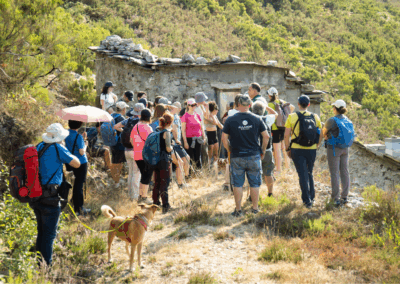 Participantes en la actividad Cuando el cielo se oscurece: cortinos y astronomía, en la VI edición de Allande Stars. Crédito: Nomad Studio.