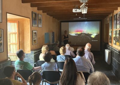 Ponencia el origen del oro cósmico en el MOA